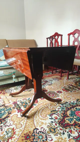 Mesa auxiliar de madera extesible