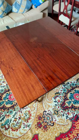 Mesa auxiliar de madera extesible