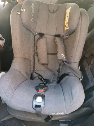 Silla de coche gris rotate.