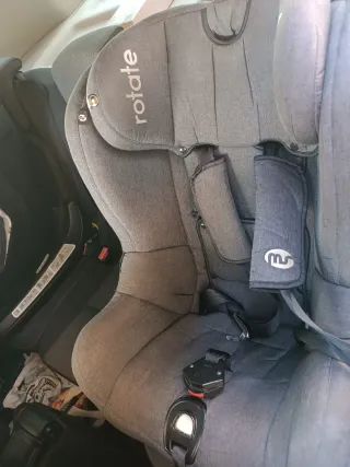 Silla de coche gris rotate.