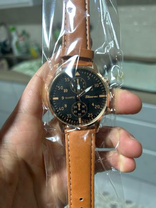 Reloj Sheena Cuarzo Marrón y Dorado