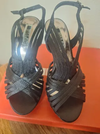 Sandalias de fiesta negras sin estrenar