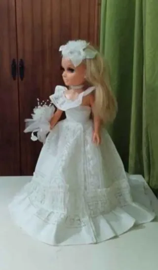 Muñeca Nancy Novia con Ramo y Diadema