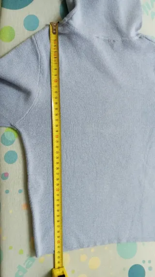 Jersey Stradivarius cuello alto azul grisáceo