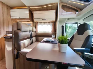 Autocaravana perfilada Giottiline 7m camas gemelas