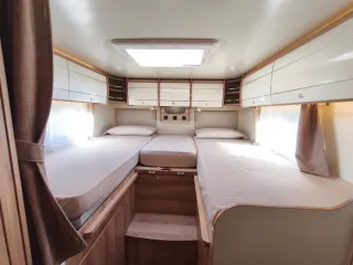 Autocaravana perfilada Giottiline 7m camas gemelas