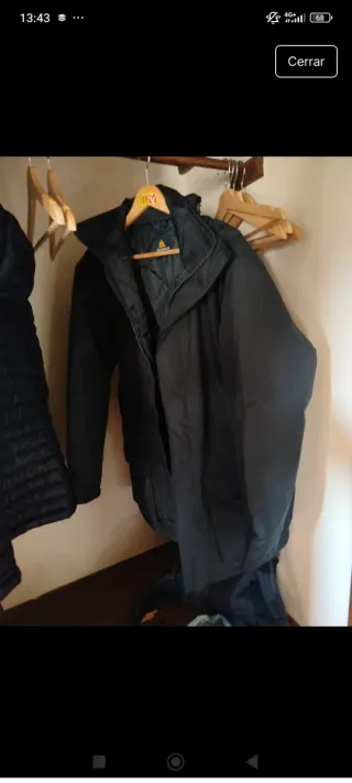 Abrigo azul marino oscuro