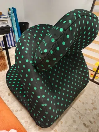 Sofá cama estampado lunares