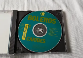 CD Boleros Caribes. Verano Caliente