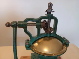 Molinillo Peugeot Frères Brevetés S.G.D.G. A1