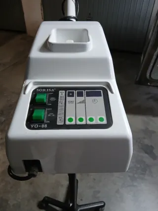 Aparatos de esteticien y camilla