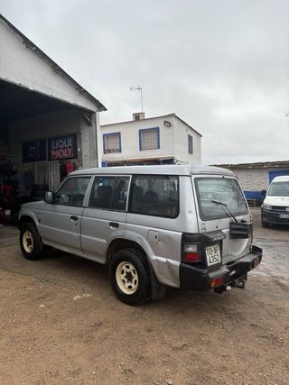 Mitsubishi Montero 2000