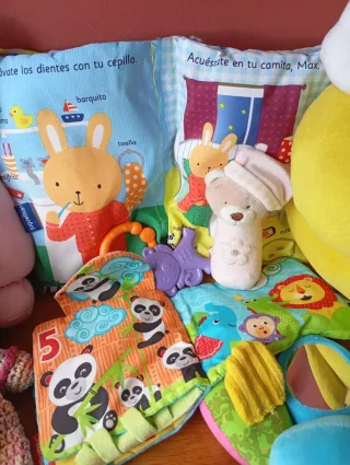 Lote de peluches y muñecos