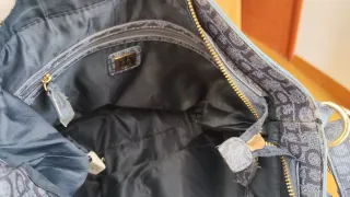 Borsa a secchiello blu e nera