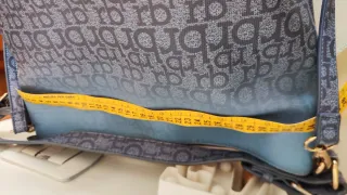 Borsa a secchiello blu e nera