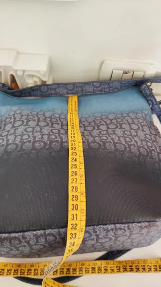 Borsa a secchiello blu e nera