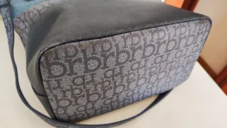 Borsa a secchiello blu e nera