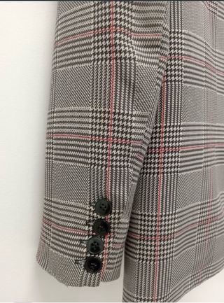 Blazer cuadros Pull&Bear gris y rojo