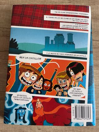 Los Futbolísimos 6: El misterio del castillo em...