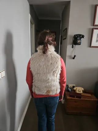 Chaleco pelo beige