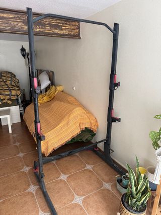 Rack de sentadillas, dominadas y press banca