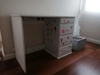 Escritorio infantil blanco
