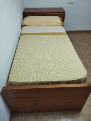 Conjunto de habitación de madera buena.