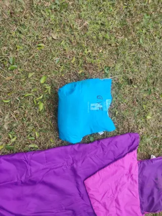 Saco de dormir morado y rosa