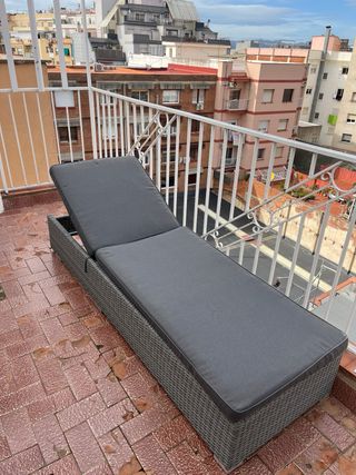 Tumbona de jardín gris