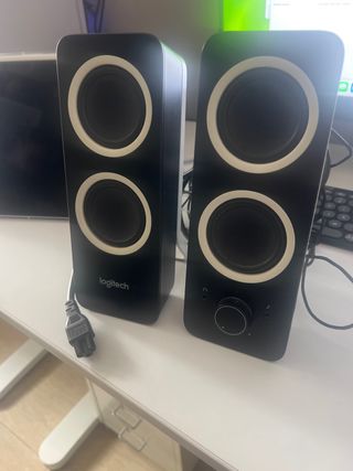 Altavoces Logitech Negros