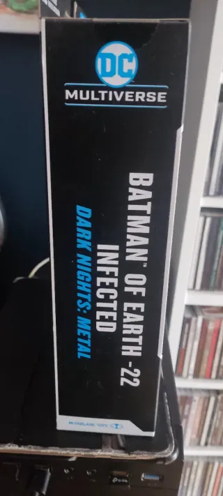 Figura DC Multiverse Batman Earth-22 Infectado