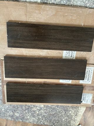 Regalo 14 Baldosas efecto madera oscura.