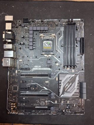 Lotto di 12 schede madri Intel per ricambi