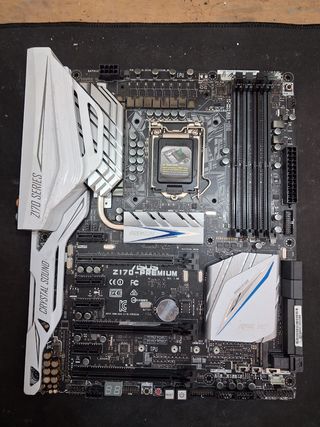 Lotto di 12 schede madri Intel per ricambi