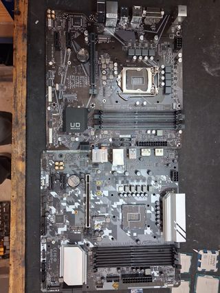 Lotto di 12 schede madri Intel per ricambi