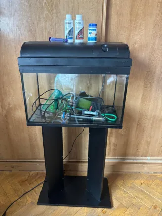 Acuario EHEIM 50L con mesa y accesorios