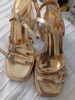 Sandalias doradas tacón plataforma T38