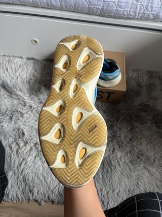 Adidas Yeezy 700 v3 Azul