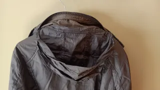 Chubasquero corto Esprit gris