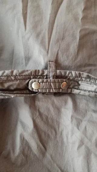 Chubasquero corto Esprit gris