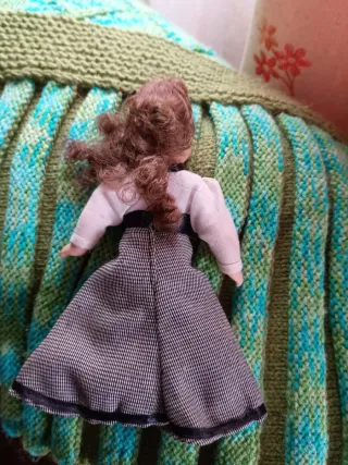 Muñeca de porcelana antigua