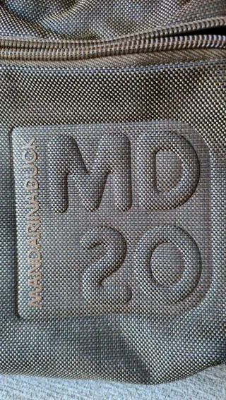 Bolso bandolera gris Mandarina Duck