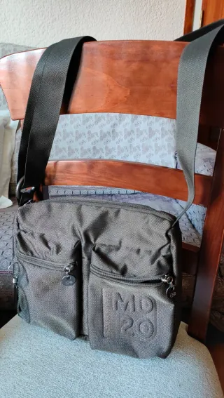 Bolso bandolera gris Mandarina Duck