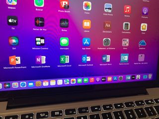 MacBook Pro 13 2015 + Cargador + Office + Traktor