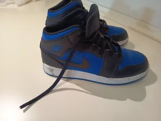 Zapatillas Jordan Niño Azul y Negro
