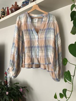 Blusa Auka lino pastel mangas abullonadas