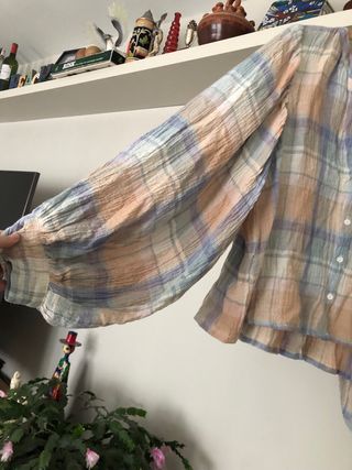 Blusa Auka lino pastel mangas abullonadas