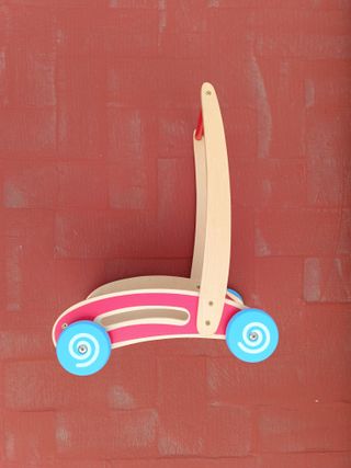 Coche andador madera infantil
