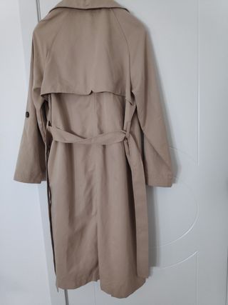 Gabardina larga Stradivarius beige mujer