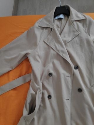 Gabardina larga Stradivarius beige mujer